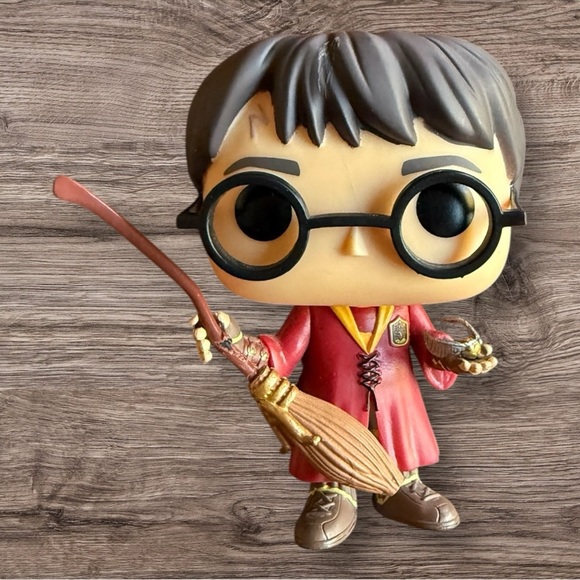 HARRY POTTER Pop! Quidditch Harry - Picture 1 of 6